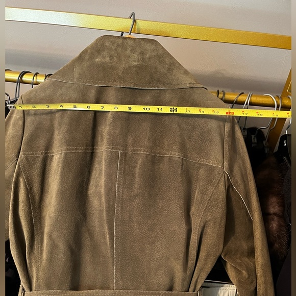 Vintage Burberry Suade Trenchcoat - Picture 4 of 17